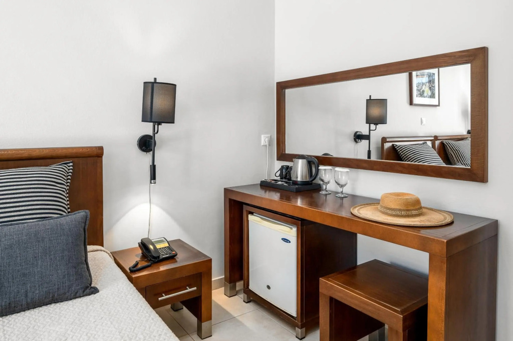 Glaros Hotel Apartment