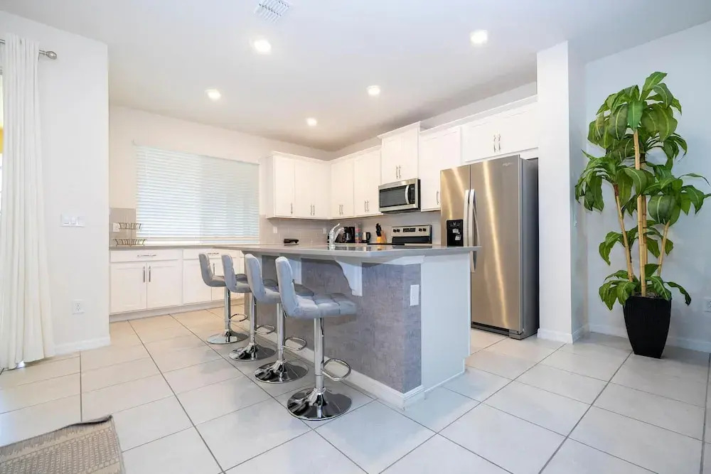 2194 FMP - Solara - Luxury 4 Bed Private Pool