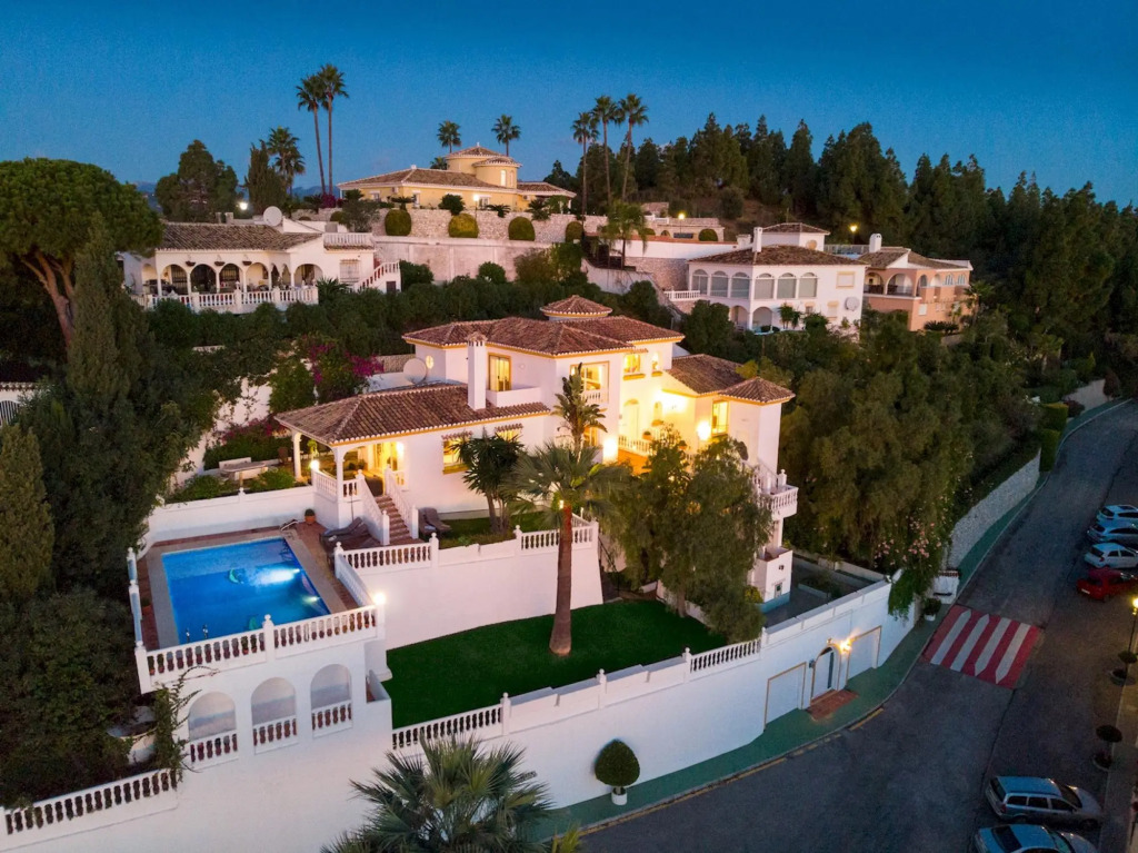 Large Family Villa 500m From Beach with Stunning Views