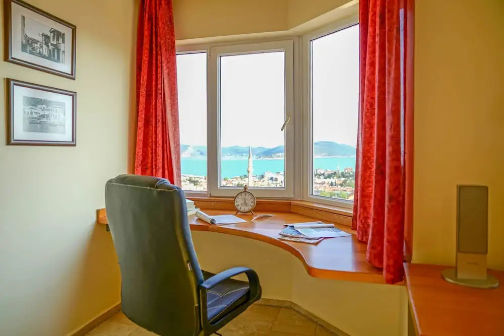 Picus Apartment