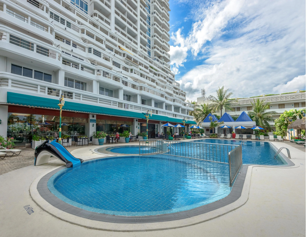 Andaman Beach Suites Hotel, Patong Phuket