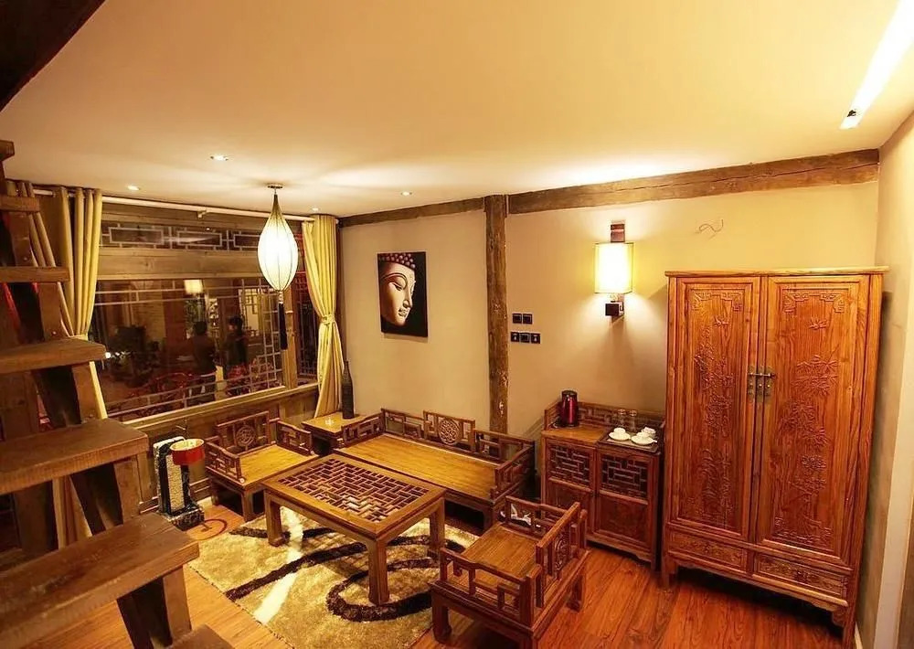 Lijiang Nobles Living Castle Hotel