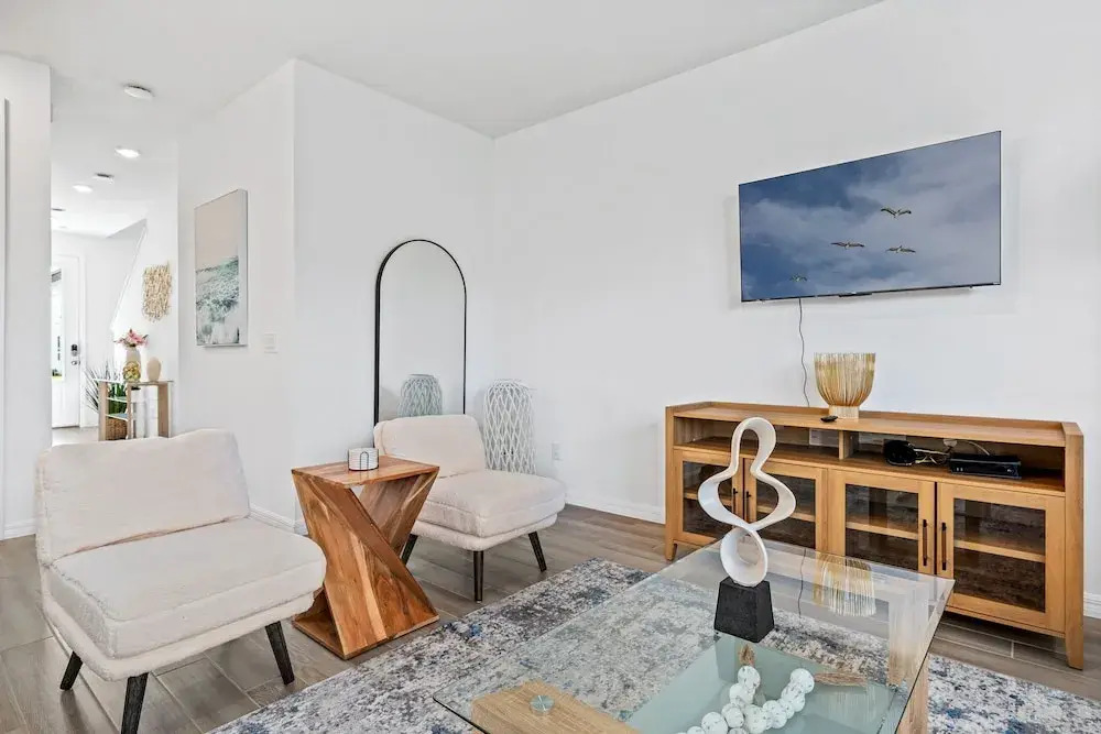 Lovely Townhome Sleeps 8 Eve101