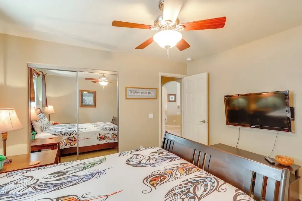 3 Mi to Lake Havasu! Retreat w/ Poolside Oasis