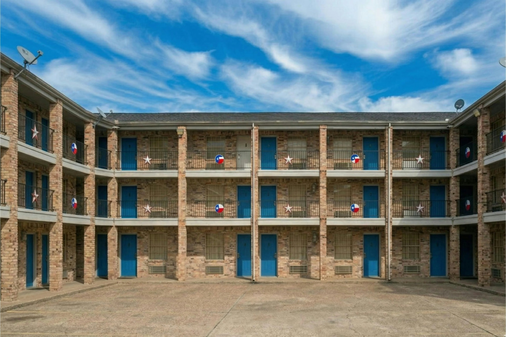 Golden Motel Near Houston Medical Center