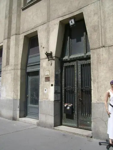 Next door Apartment