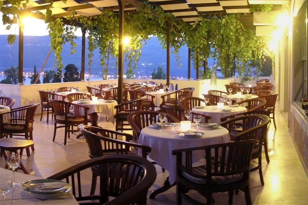 Ino Hotel & Suites