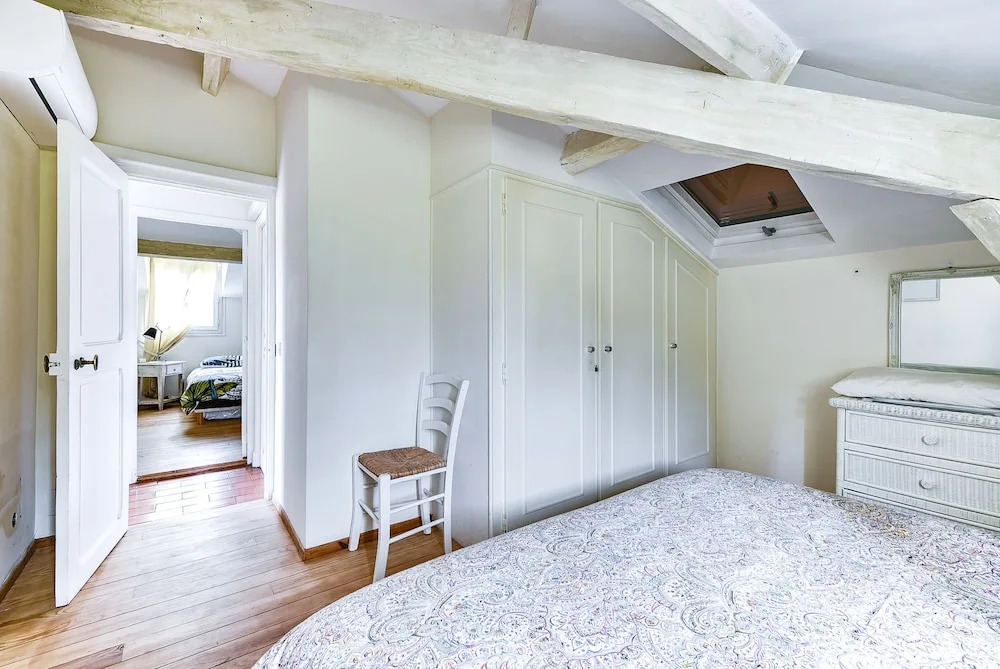 Apartment in Cannes for four & Business