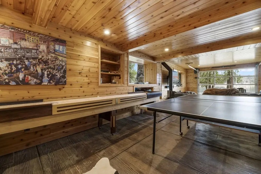 40 - Waterfront Retreat 4 Bedroom Home by Redawning