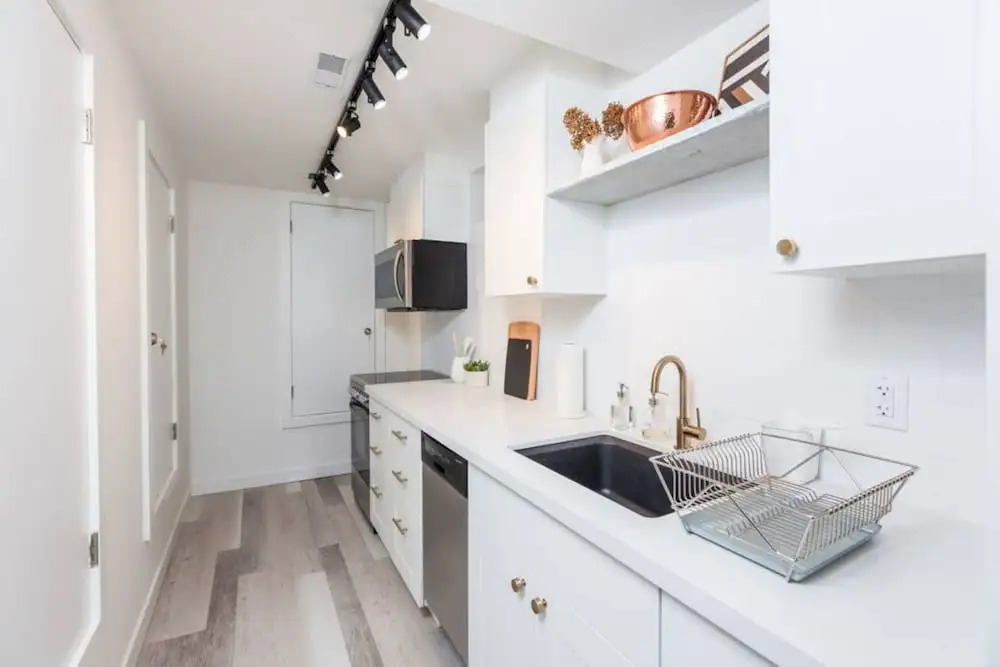 1 Bedroom Trendy Condo in Trinity Bellwoods