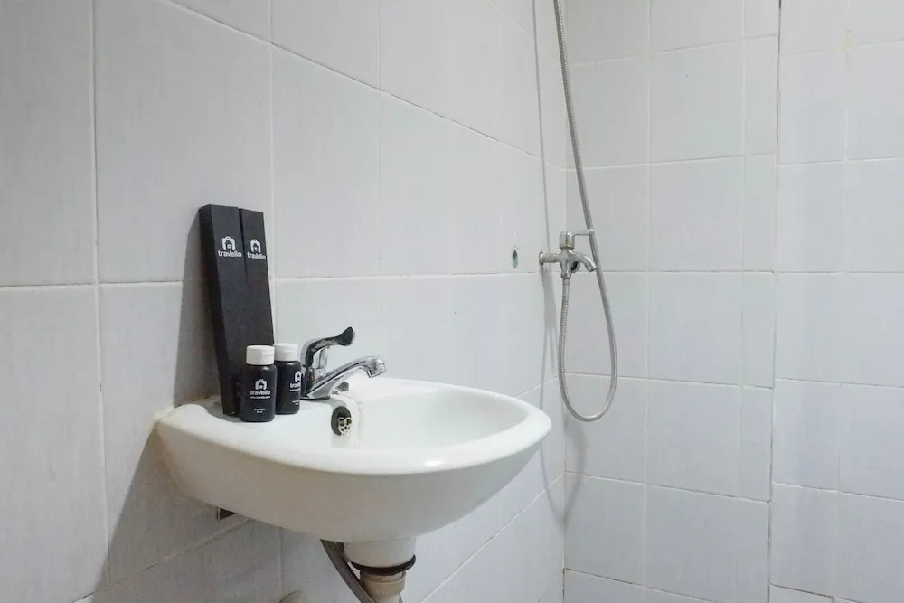 Best Deal 2BR Apartment at Dian Regency near ITS