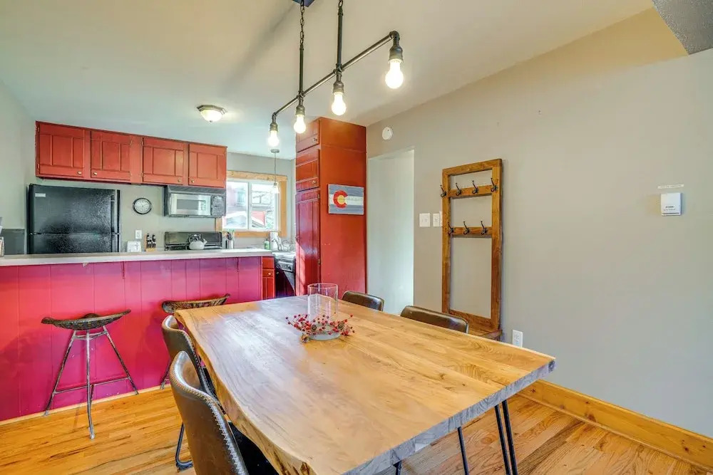 Dog-friendly Frisco Escape: Walk Downtown!