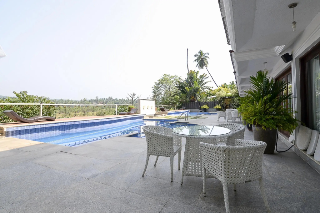 White Pearl Suites