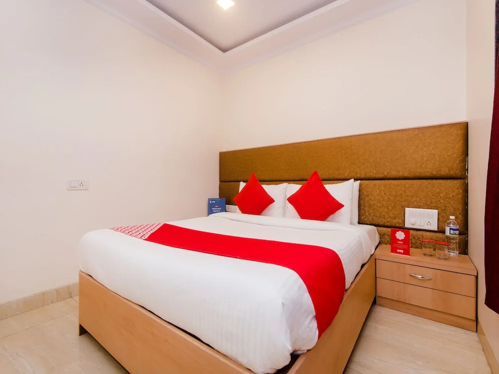 OYO 13308 Nest Inn