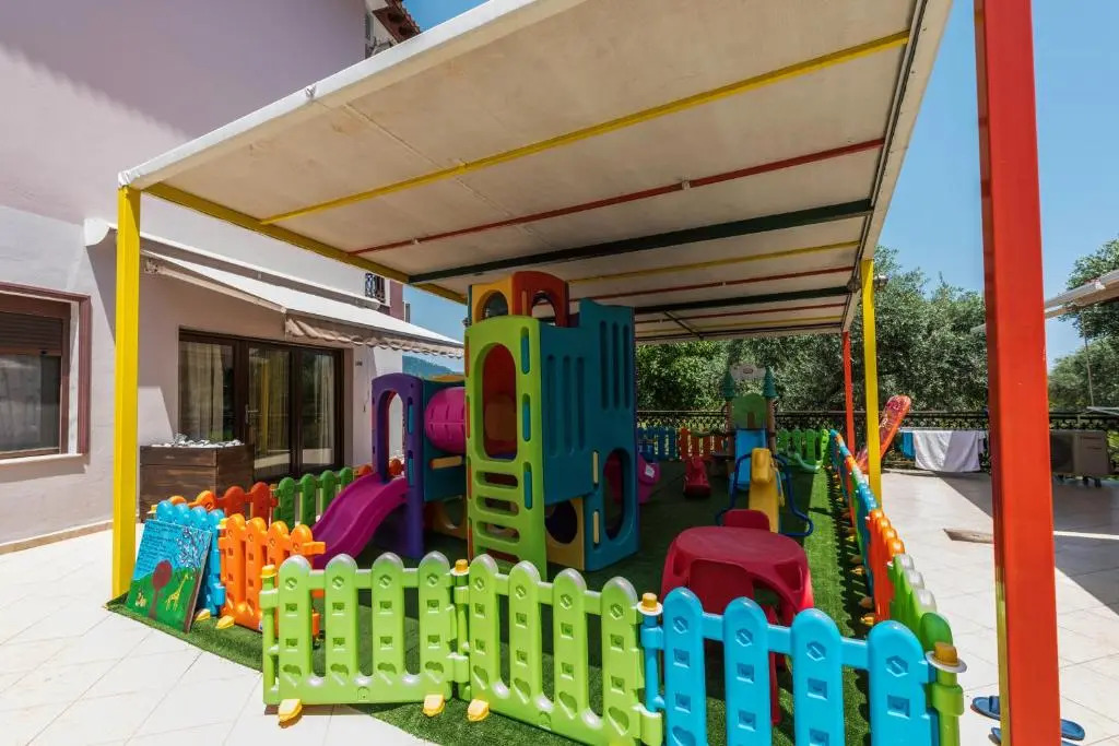 Anassa Deluxe Apartments & Studios