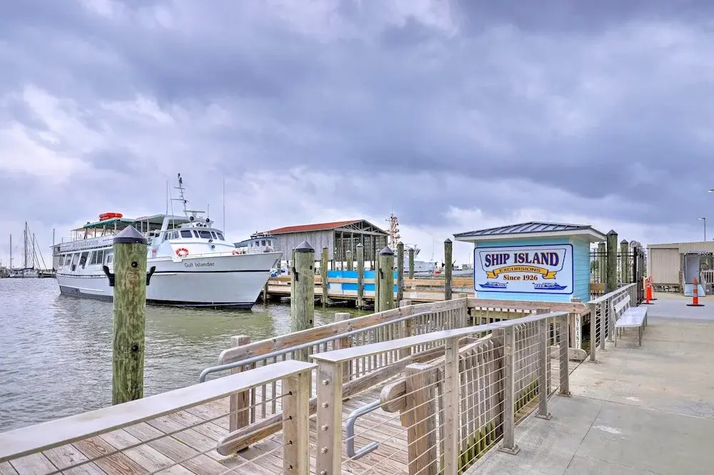 Gulfport Home w/ Deck & Grill, Walk to Beach!