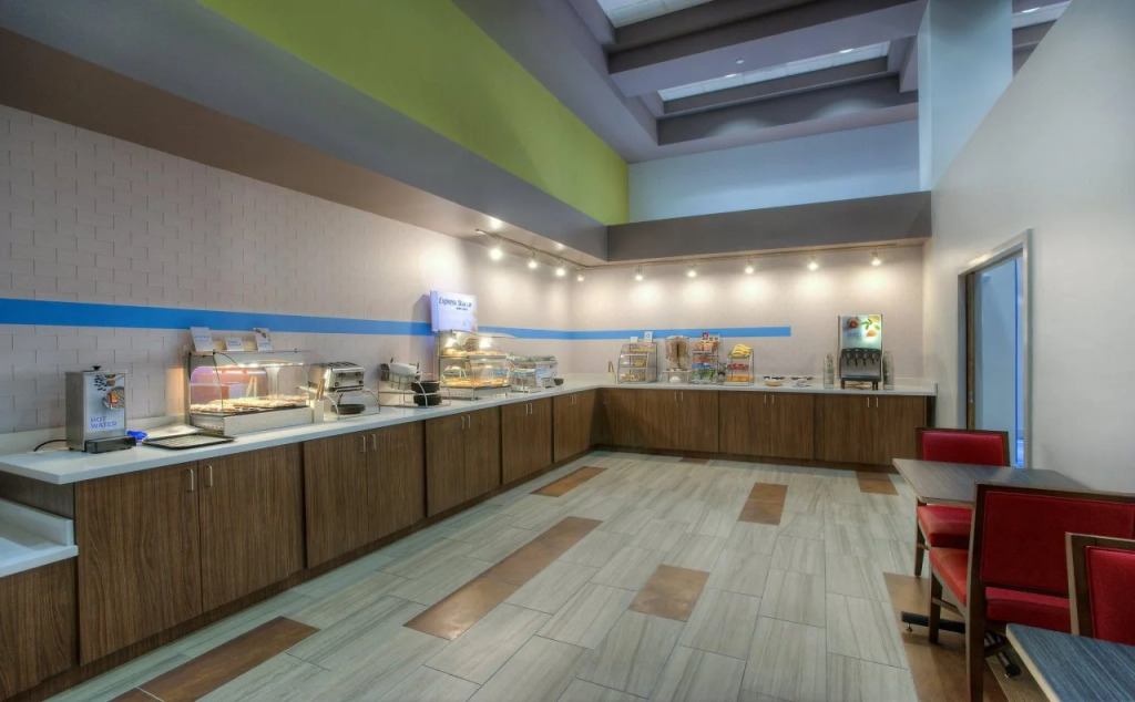 Holiday Inn Express & Suites Tempe by IHG
