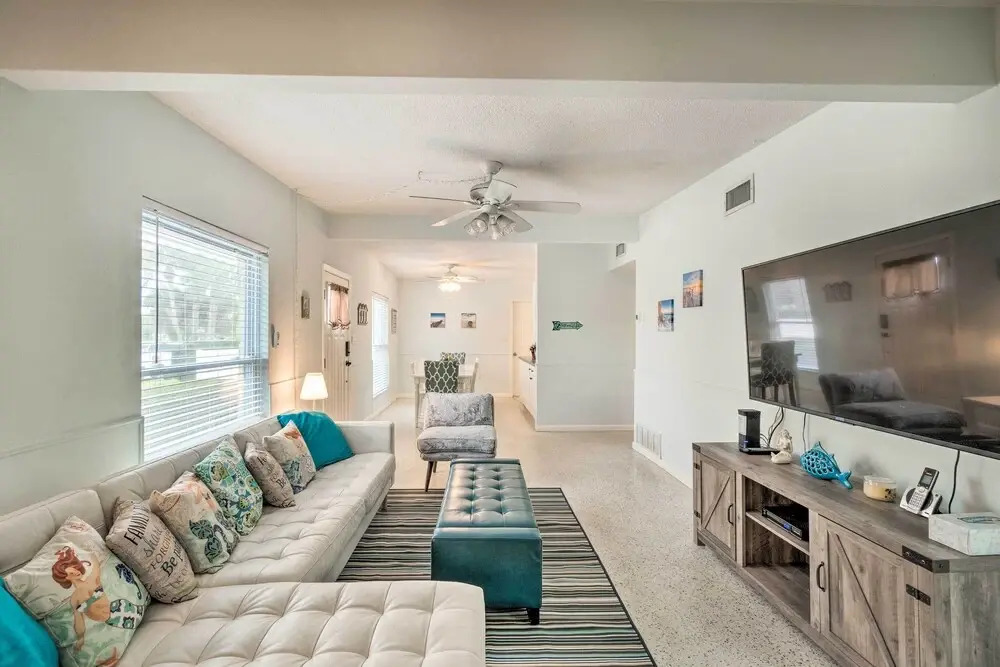 Home w/ Dock, Pool, Kayaks: Walk to Palma Sola Bay