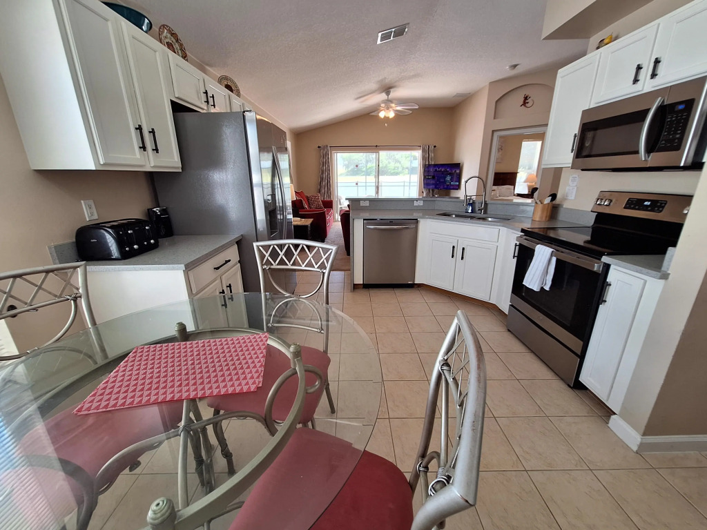 Gated, Private Pool, Spa* & Games Room, Clermont, US