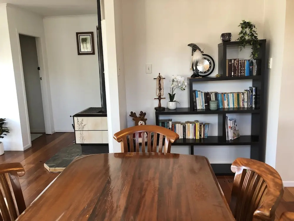 Lakeview Small Studio
