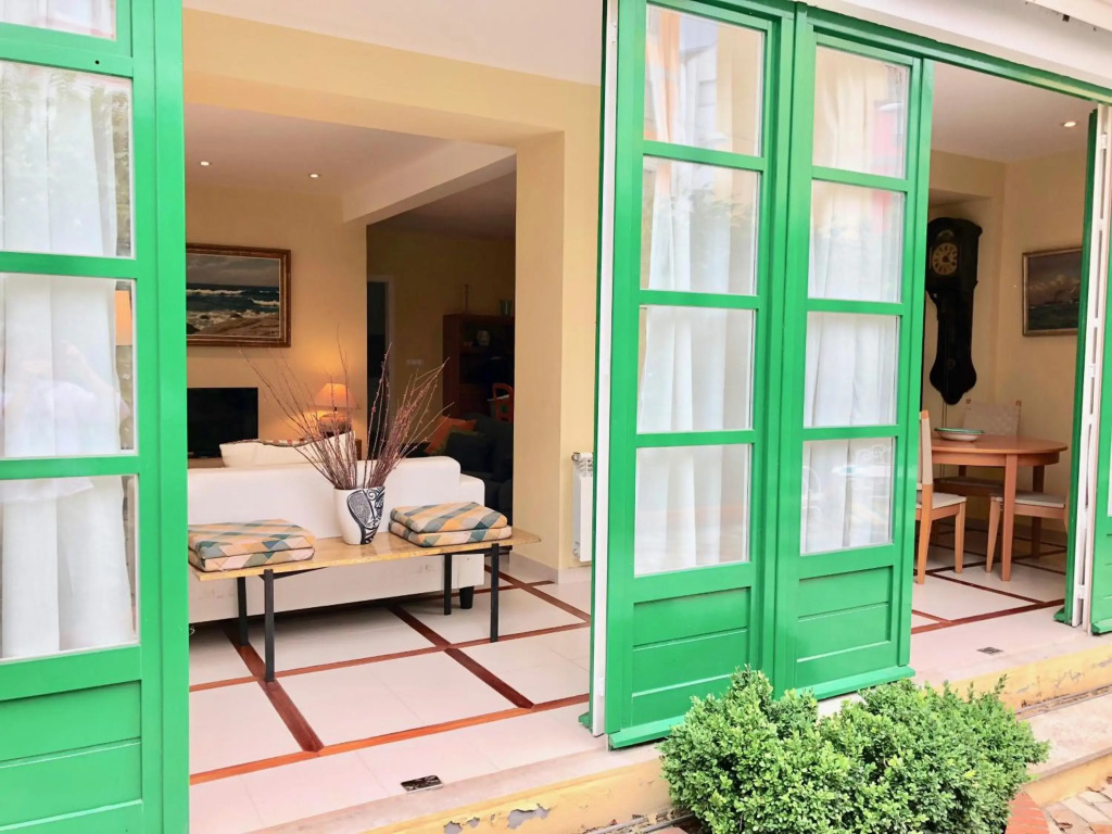 Covas Seabreeze Cottage