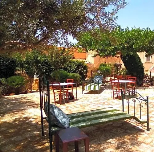 B&B Camemi