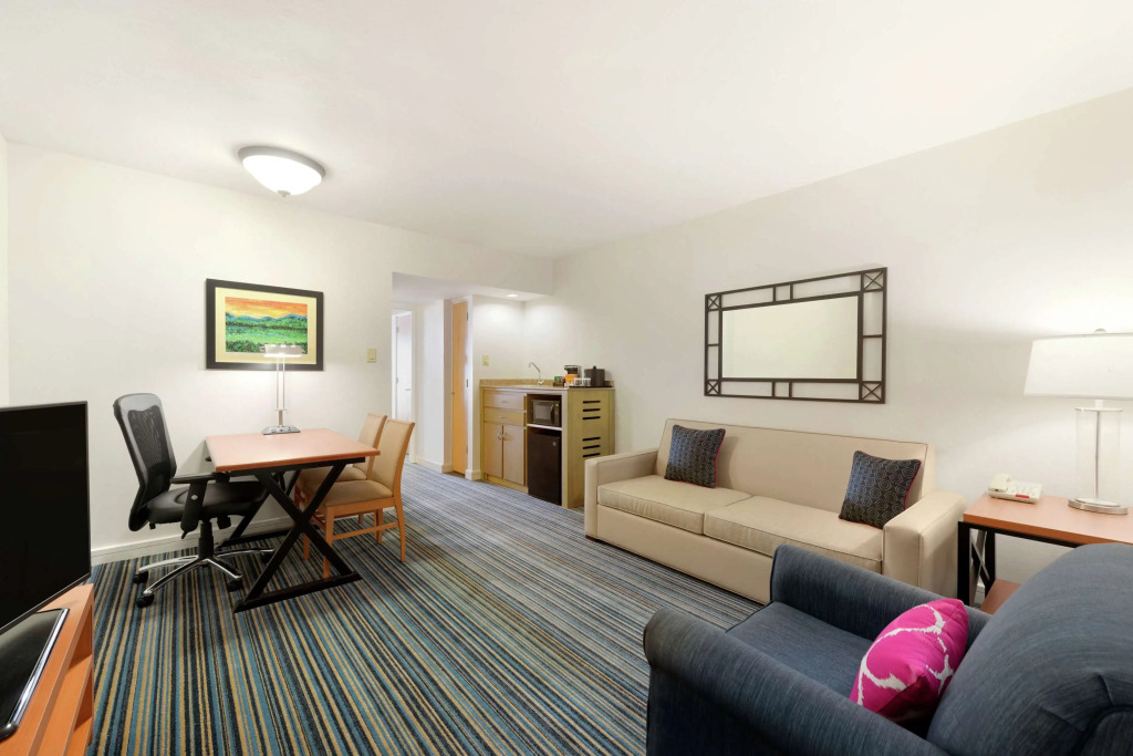 Embassy Suites by Hilton Dorado del Mar Beach Resort