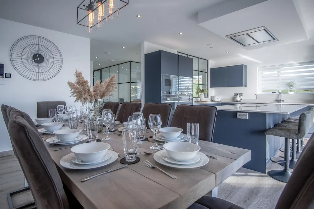 Sunrise - 5 Bedroom Home - Pendine
