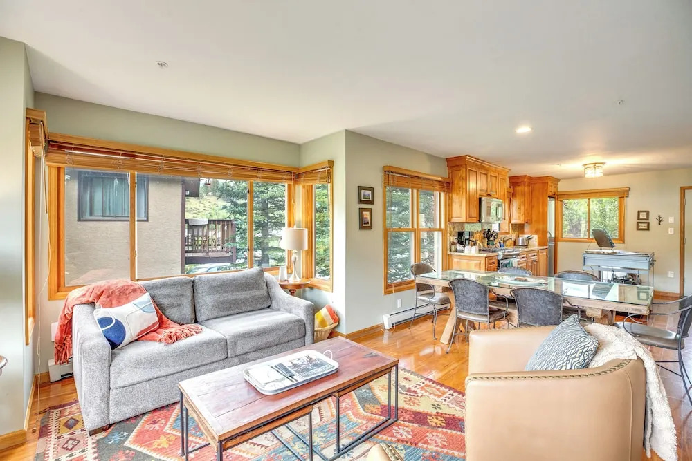 Mountain Village Home Steps to Ski Lift & Shuttle