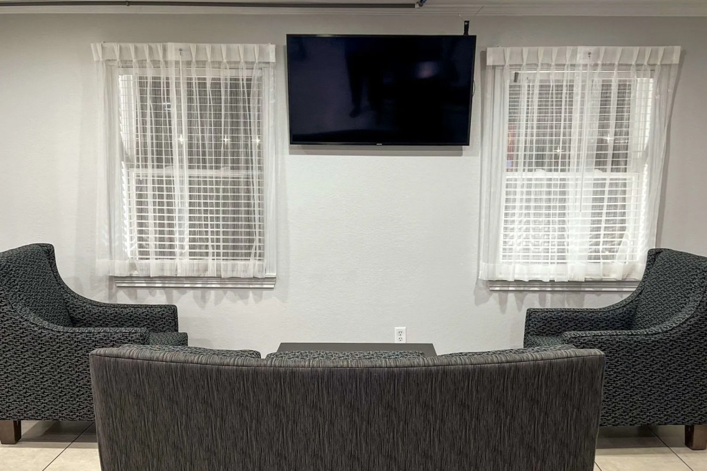 Quality Inn & Suites Columbus West
