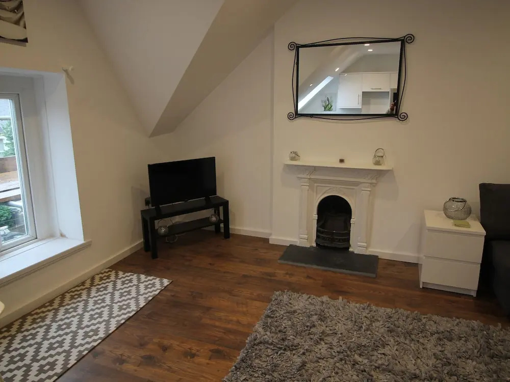Oakfield Street Apartments by Cardiff Holiday Homes