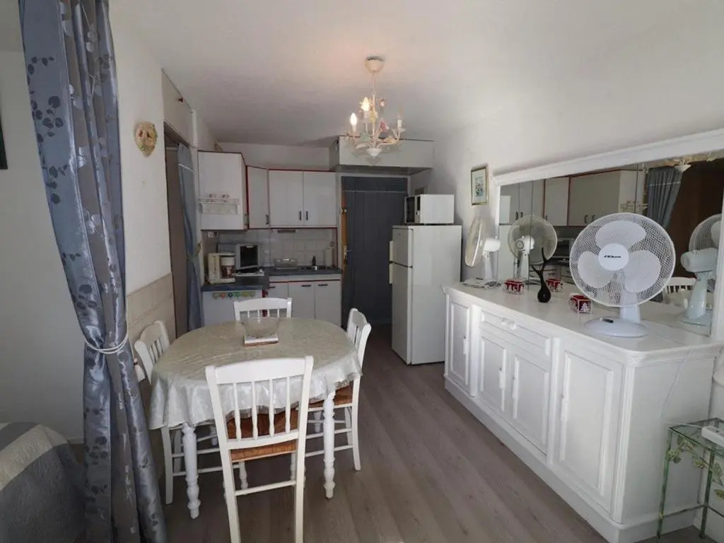 Appartement Le Grau-du-Roi, 2 pièces, 4 personnes - FR-1-307-48