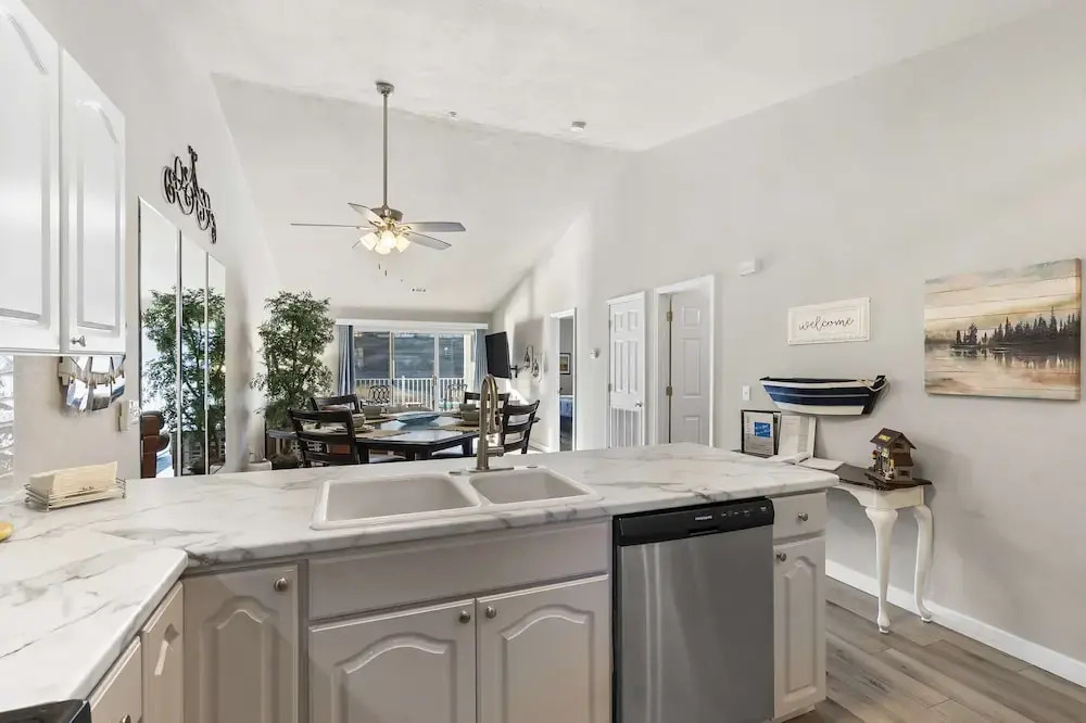 Calm Waters Condo Sleeps 4
