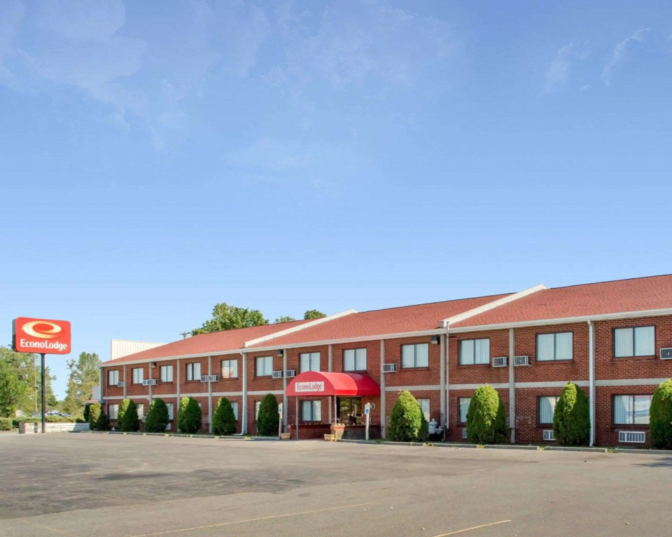 Econo Lodge Darien Lakes