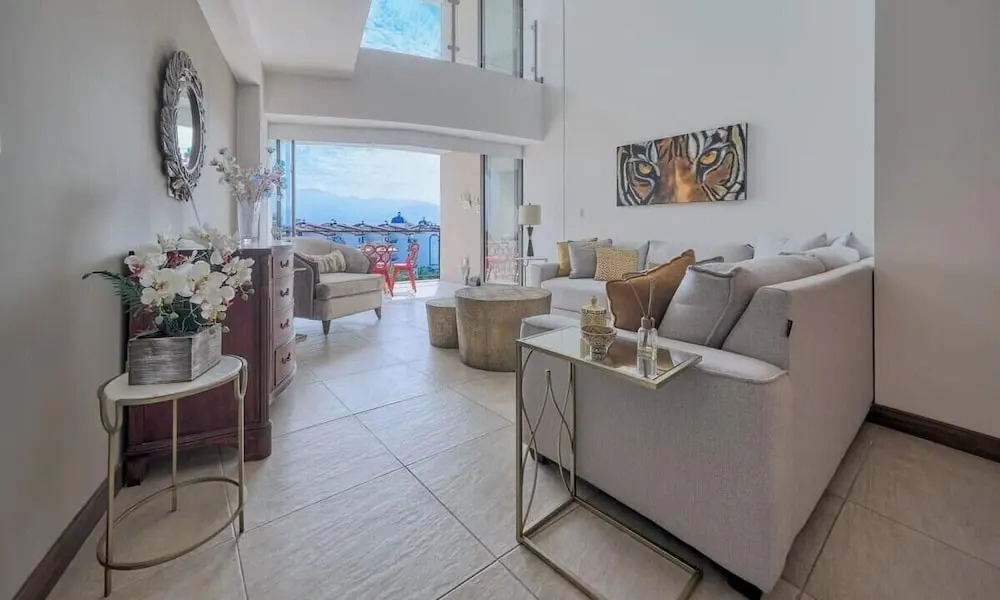 Luxury 2BR Condo in Marina - Pool - Zen Rooftop