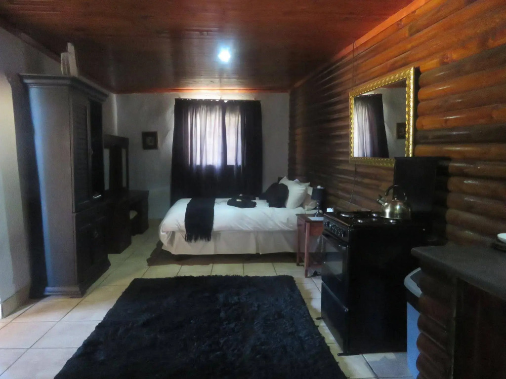 Swartberg Backpackers Booked for you Only No sharing