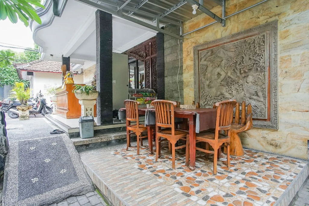 RedDoorz at Mahendra Beach Inn Kuta