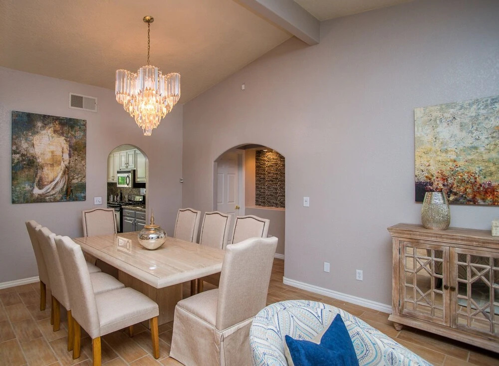 Luxury 6BR 10min to LV Strip Sleeps 20