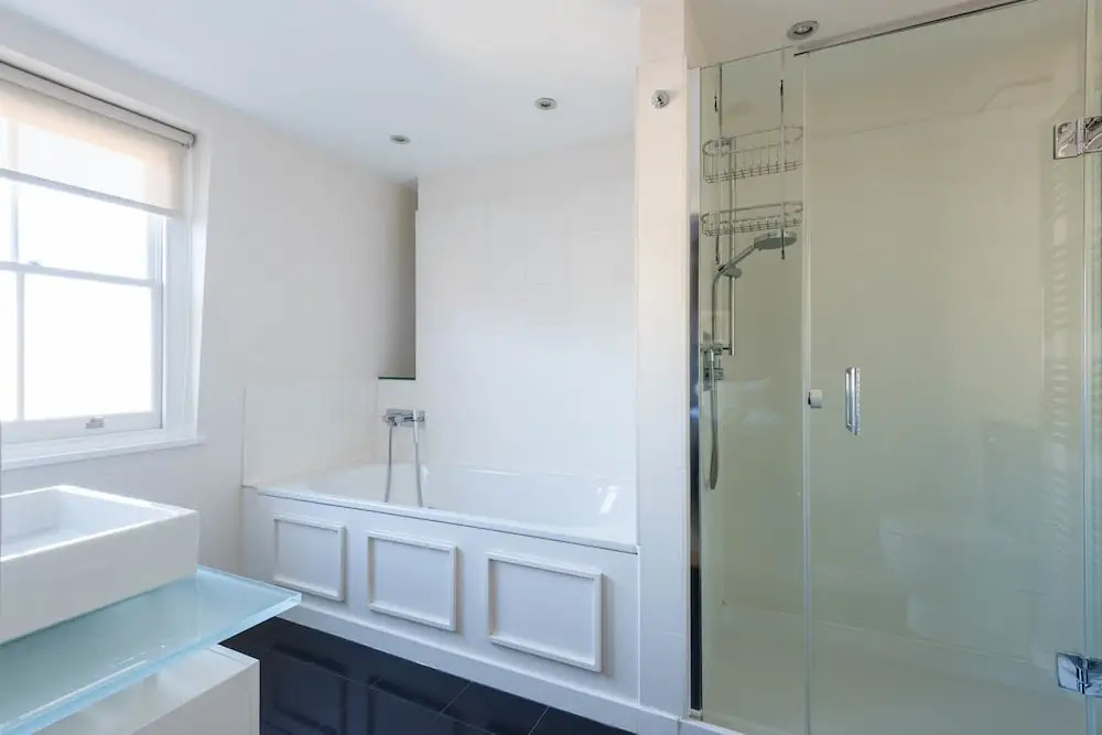 Bright Mayfair Suites by Sonder
