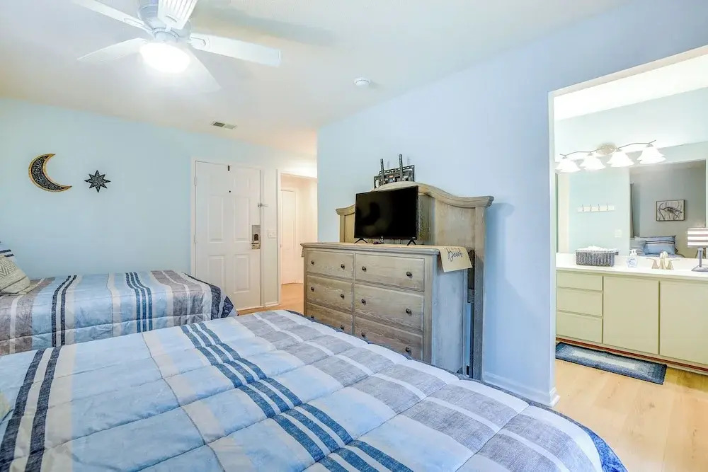 Sunset Beach Condo: Ideal Golfing Getaway!