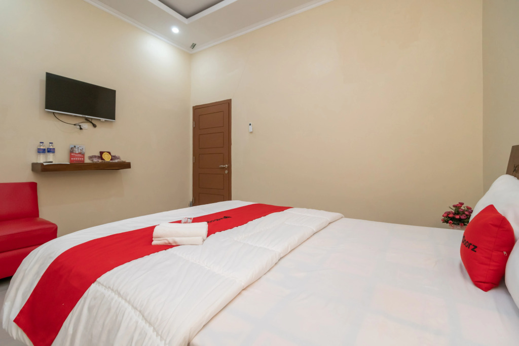 RedDoorz Syariah at Jalan Pangeran Antasari 4 Lampung