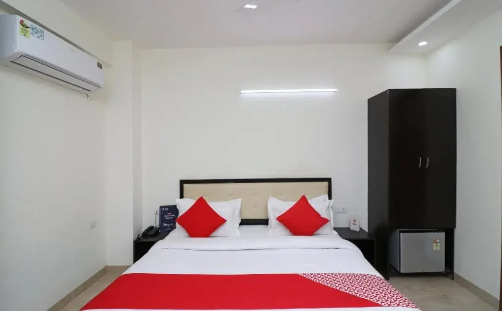 Hotel Azad Square Gurgaon