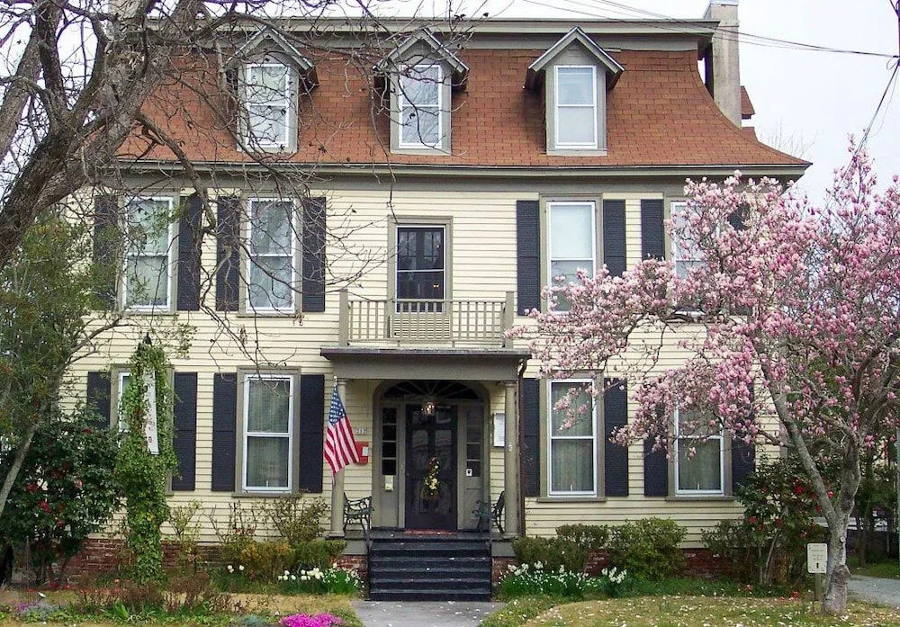 Meadows Inn