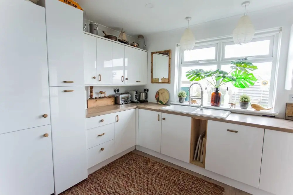 Fairlight - Charming coastal home on the beach