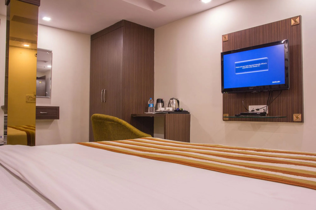 Hotel Pawan Plaza - Near BLK and Ganga Ram Hospital - Karol Bagh