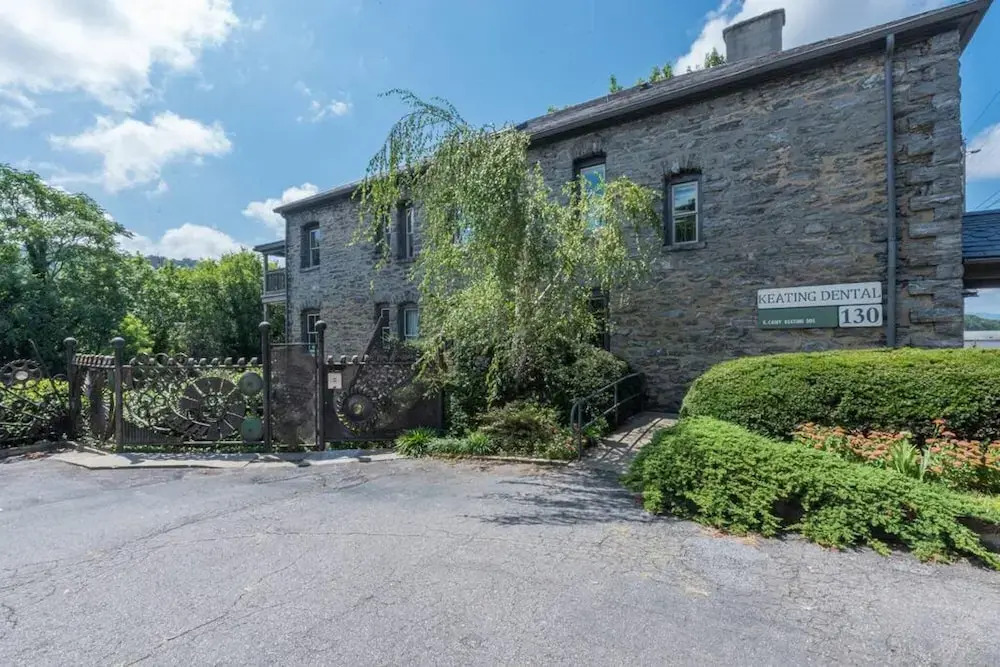 Cobalt Corner Dog Friendly Park Free Onsite