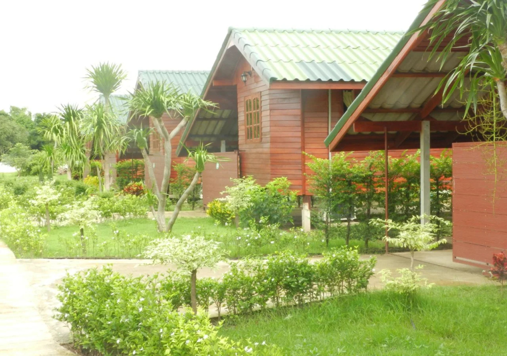 Ruean Vana Resort