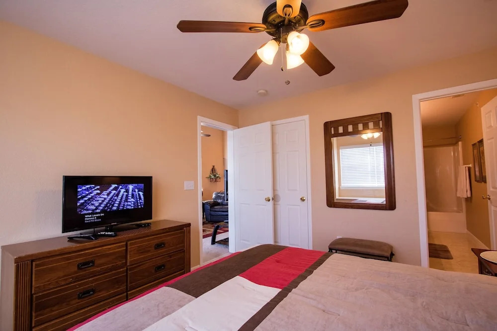Overlook Grove - 2 Br Condo