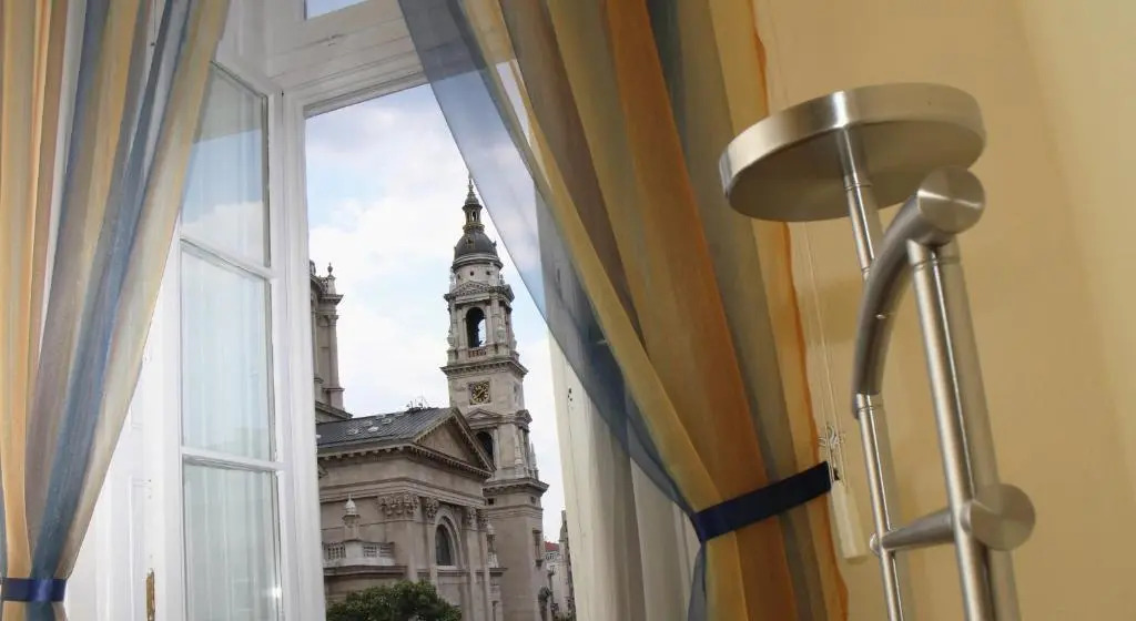 Luxurious High-End Central Grand Residence Next To the Basilica