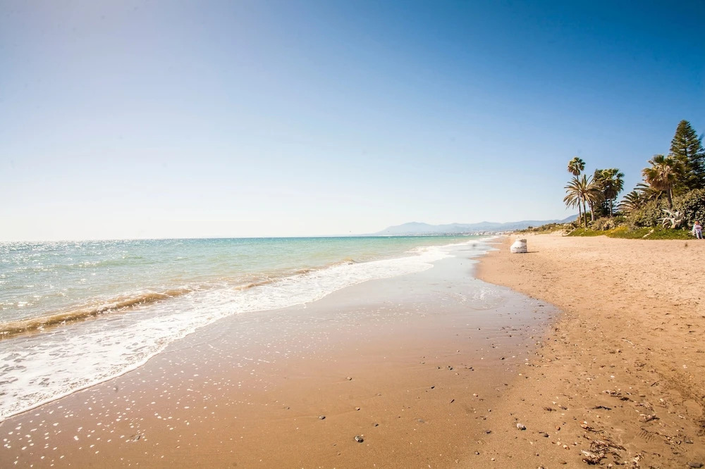 Monteros Beach Flat